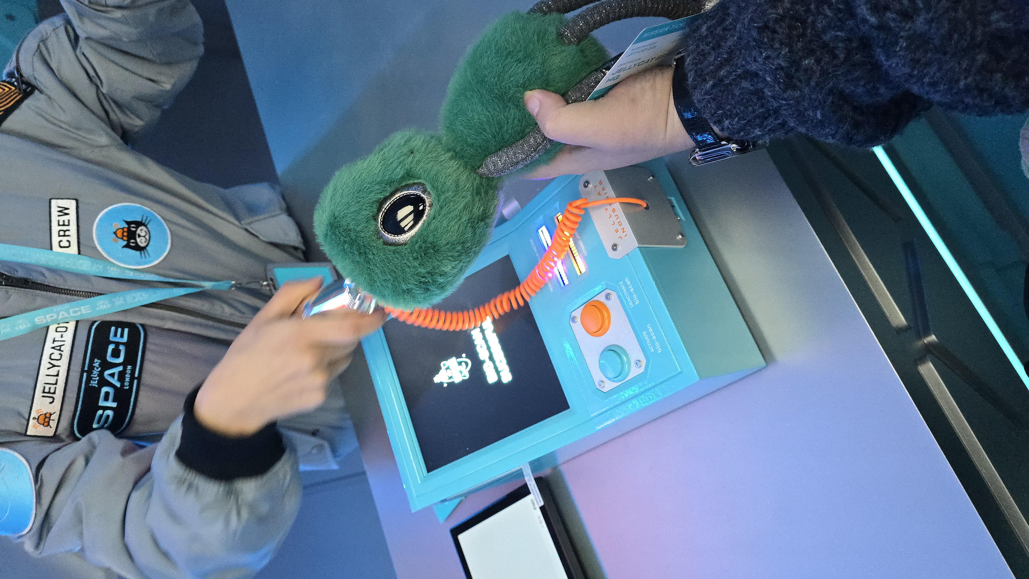 포토카드 인형 교환 구조