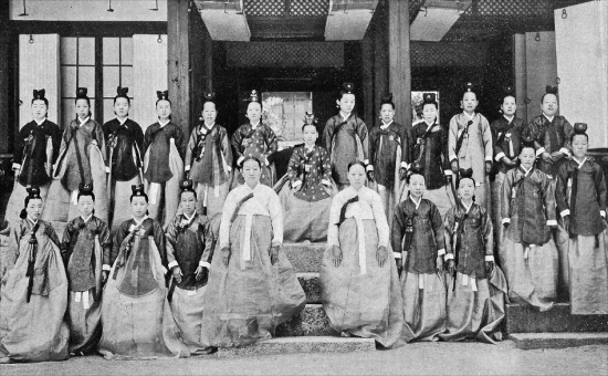 위세 등등 상궁마마님들도 역사의 뒤안길이 되실 줄 그 땐 모르셨겠지