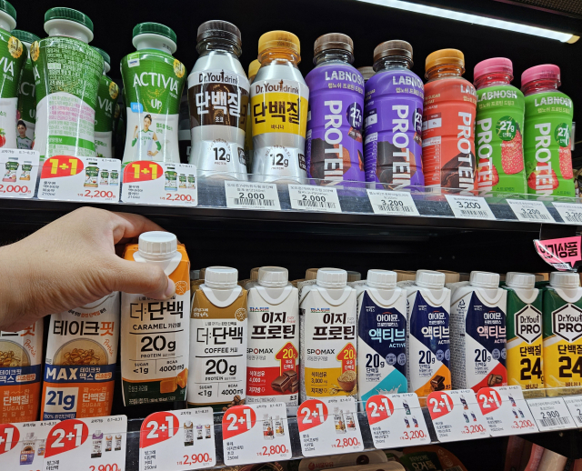 단백질 함유량이나 저당 여부 같은 식품 성분이 제품명이나 브랜드보다 더 결정적인 구매 요인으로 작용하고 있다. [사진] 이마트24